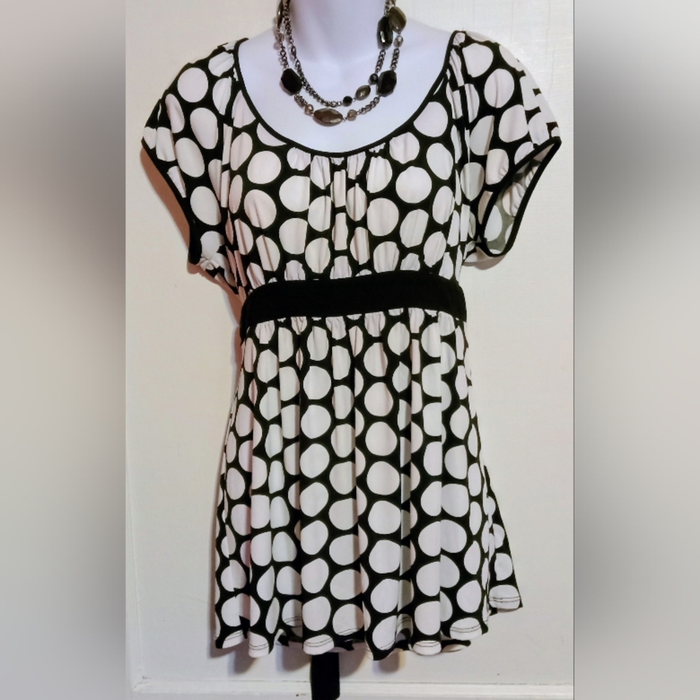 🛍️ BUNDLE ONLY 🛍️Black and White Polka Dot Empire Top